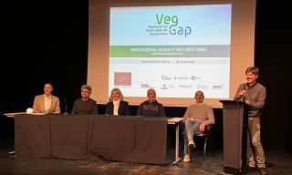 Panel di speakers all'evento di Madrid